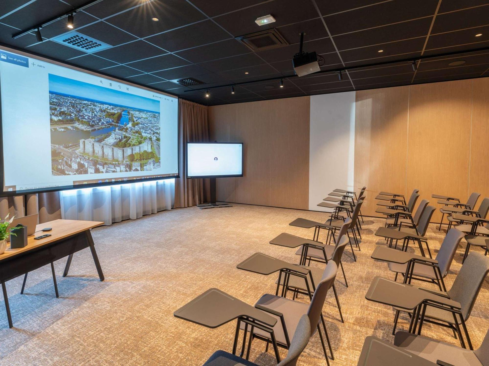 Novotel Angers Lac De Maine Exterior foto